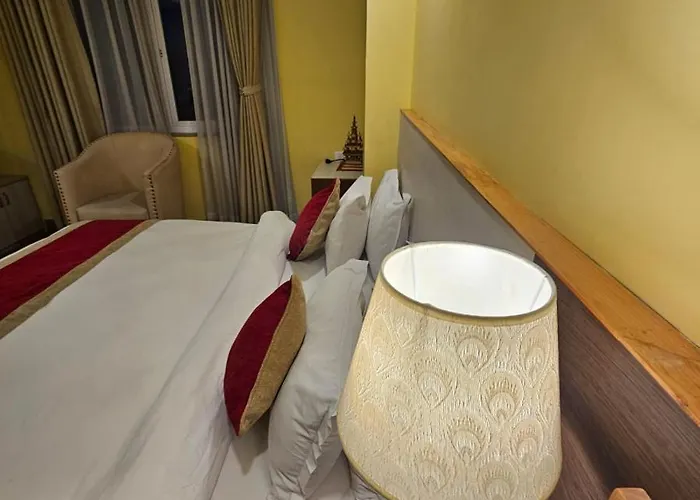 Krishna Hotel 3*